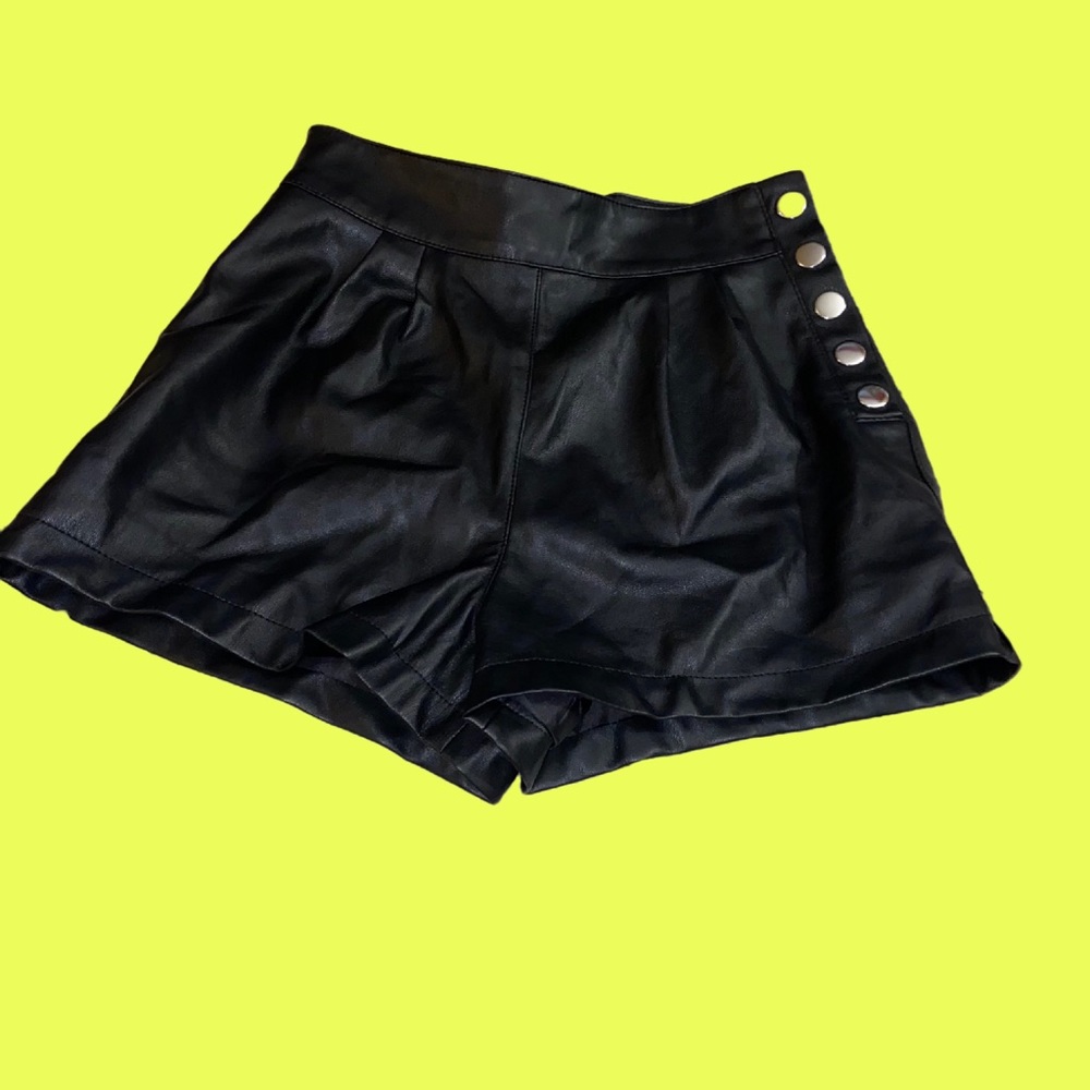 High waisted shorts (Forever 21) Size:Small